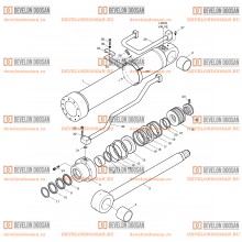 4310 BOOM CYLINDER(R.H)-LOCK VALVE