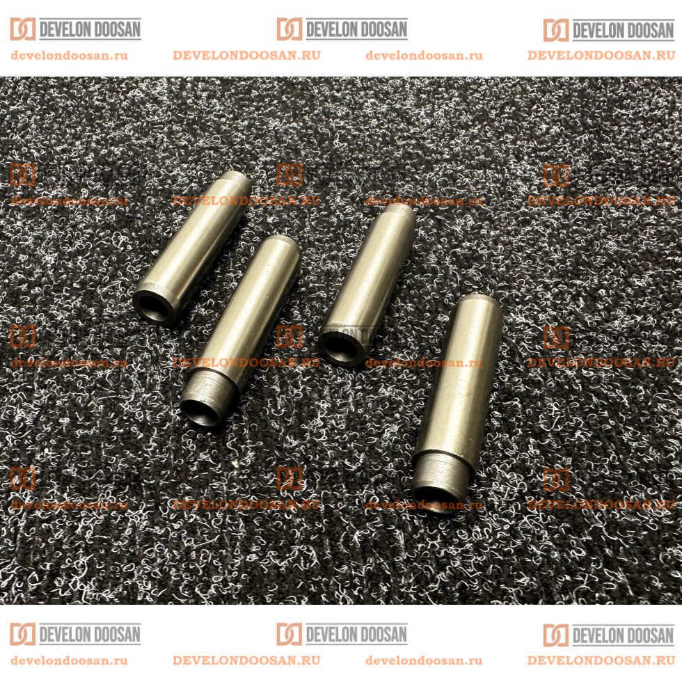 65.03201-1008 Втулка направляющая клапана