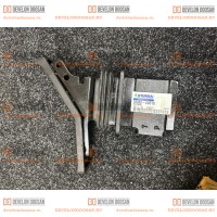 31M8-20310 Педаль хода