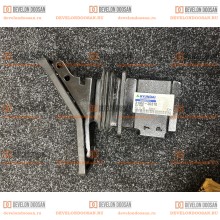 31M8-20310 Педаль хода